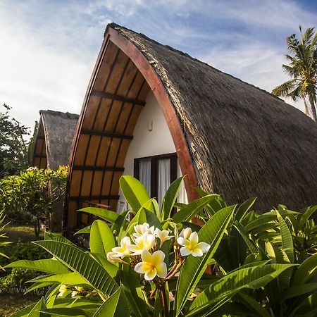 Diversia Diving Club & Bungalows Gili Trawangan Exterior photo