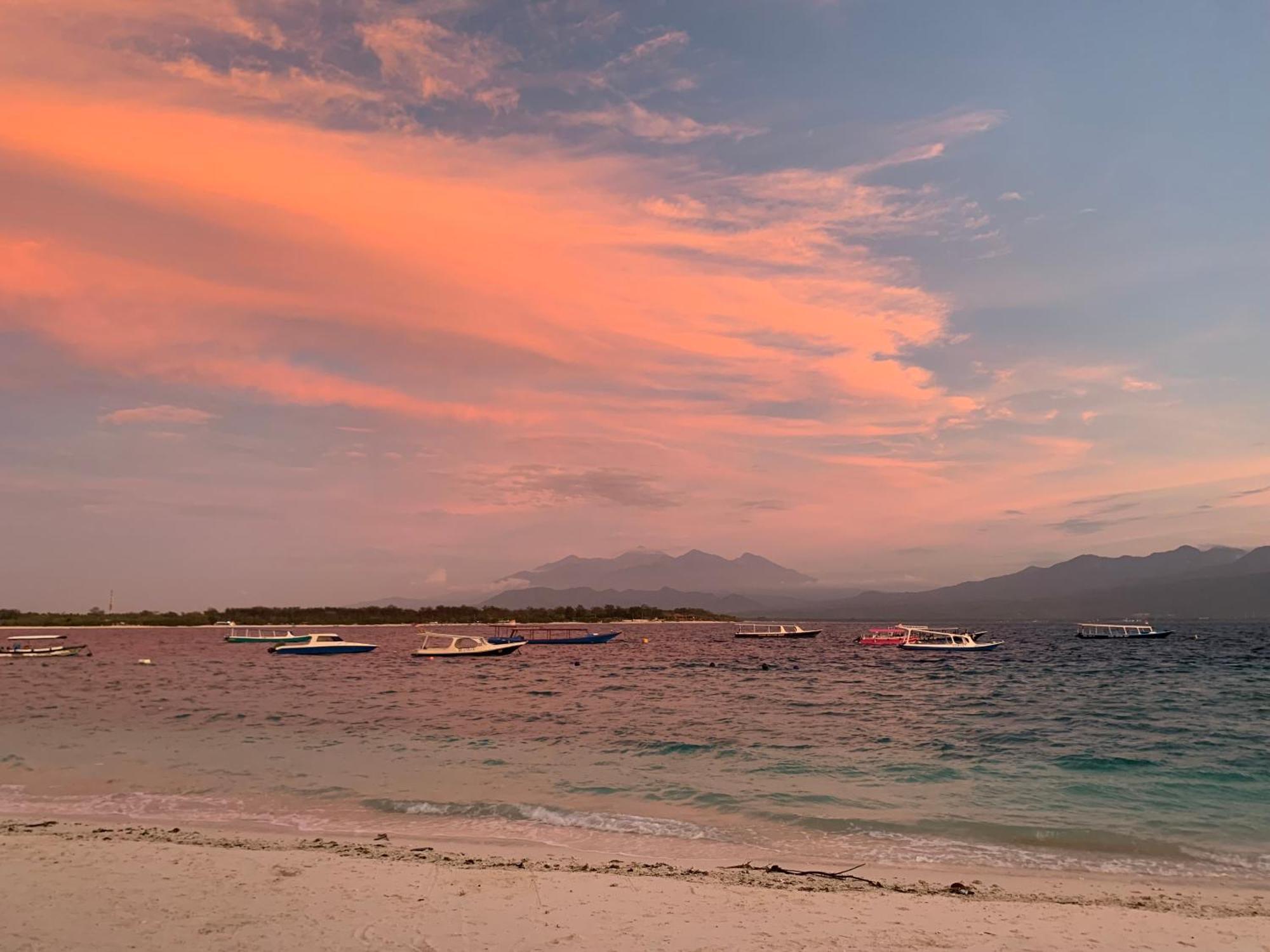 Diversia Diving Club & Bungalows Gili Trawangan Exterior photo