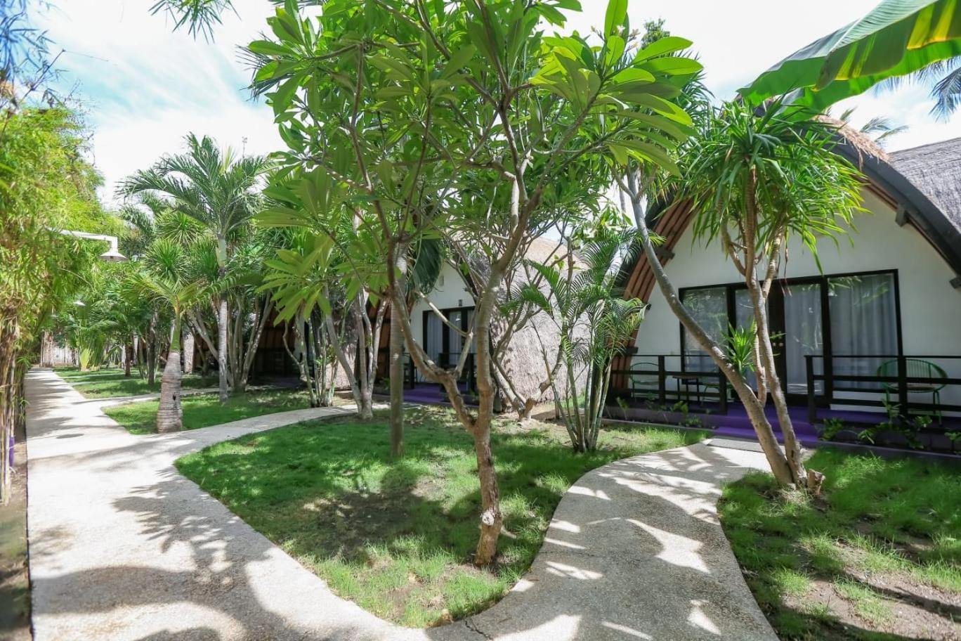 Diversia Diving Club & Bungalows Gili Trawangan Exterior photo