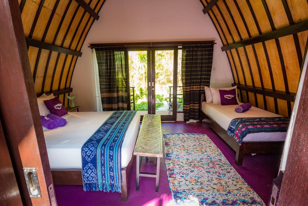 Diversia Diving Club & Bungalows Gili Trawangan Exterior photo