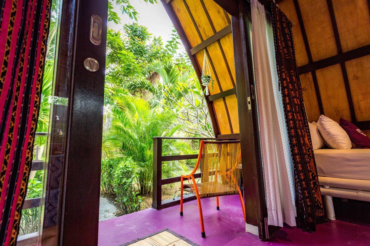 Diversia Diving Club & Bungalows Gili Trawangan Exterior photo